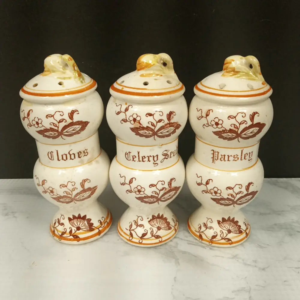 Three Arnart Braun Spice Shakers ( Vintage ) Decor