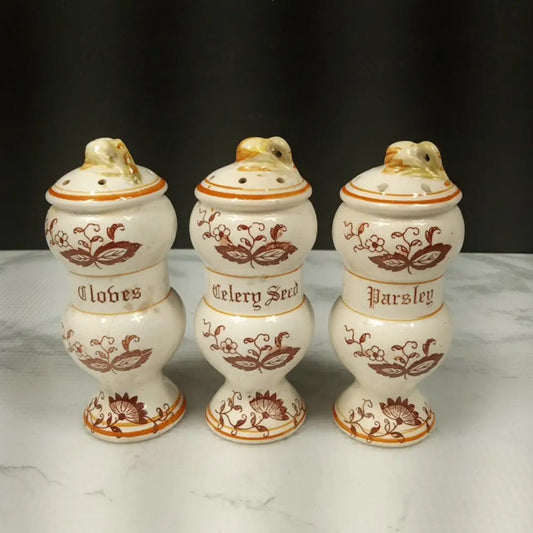Three Arnart Braun Spice Shakers ( Vintage ) Decor