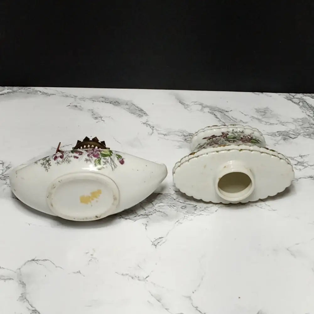 Japanese Porcelain Oil Lamp ( Vintage ) Decor