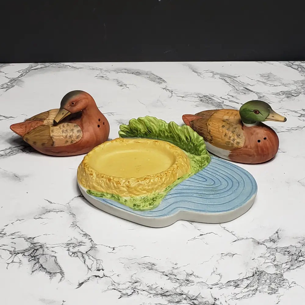 Porcelain Ducks Salt & Pepper Set With Stand ( Vintage )